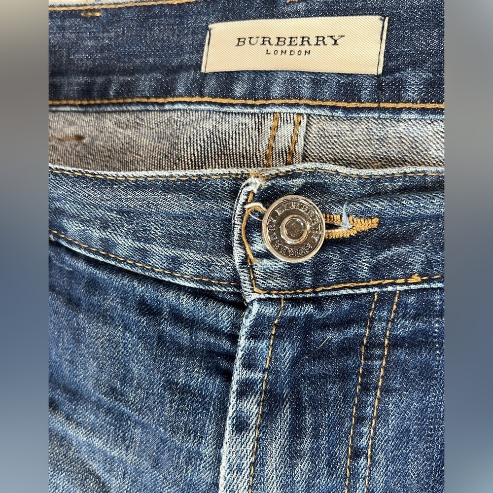 Burberry London Medium Wash 34W 32L Premium Denim Jeans Back Pock Logo Buttons - Picture 3 of 13